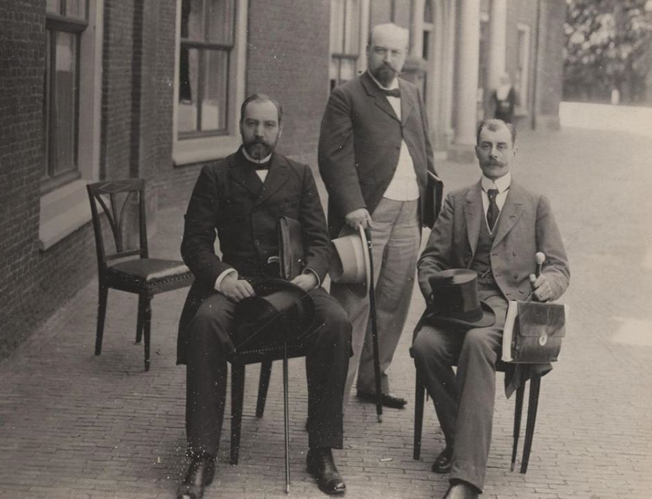 Istoria românilor în imagini. Cine este în poza din 1899