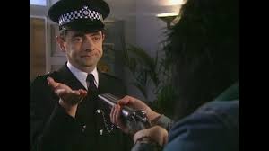 Acuzat de hărțuire sexuală pentru că a pupat pe obraz o bătrână