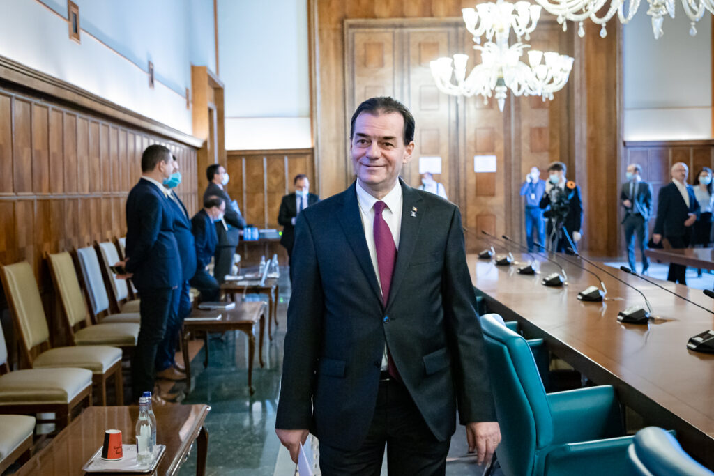 Încântarea lui Orban: Oh, Belina! Insula ”baronilor roșii” se întoarce la Apele Române