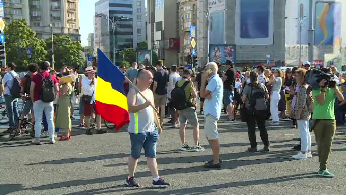 Primul protest în plină pandemie. Se cere demisia Guvernului. Reacția Jandarmeriei