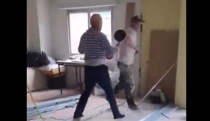 Muncitori români, atacați cu tigăi în Spania:"Plecați la voi în țară, polonezi scârboși!"| VIDEO