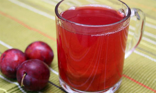 Vinul de prune, o minunată băutură aromatică. Rețeta simplă care poate fi făcută în casă