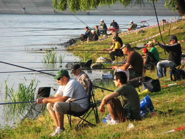 Ministrul Agriculturii s-a sucit. Le face pe plac pescarilor