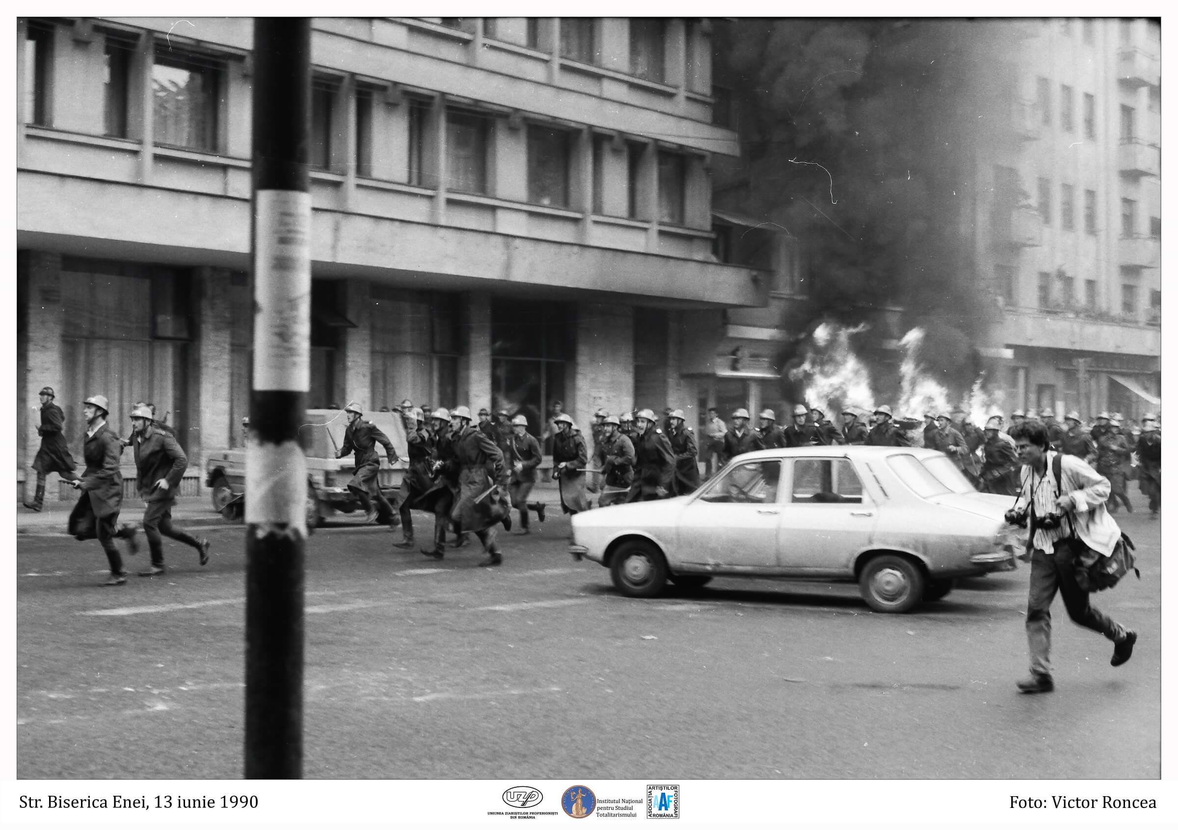 Piata Universitatii 13 iunie 1990 Biserica Enei