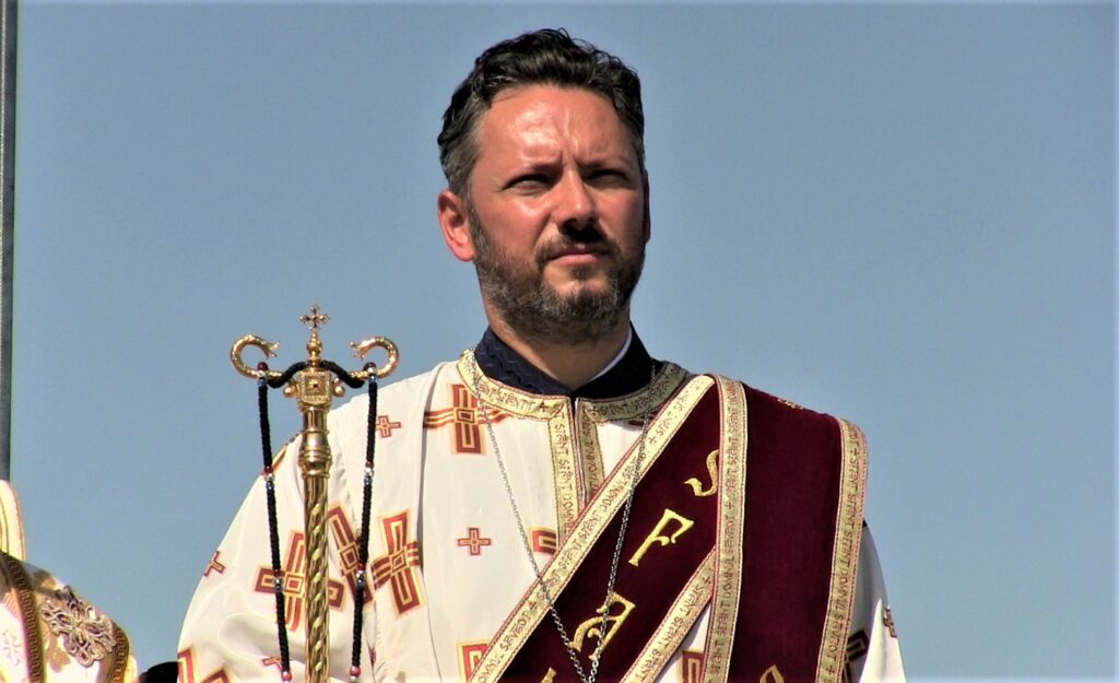 De Rusalii, a devenit preot. Un celebru neurochirurg își împarte viața între sala de operație și Biserică