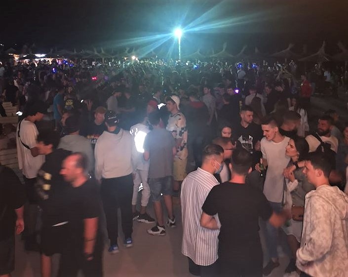 Manifestații în Vama Veche! Petrecăreții, în delir! „Nu plecăm acasă, până nu...”