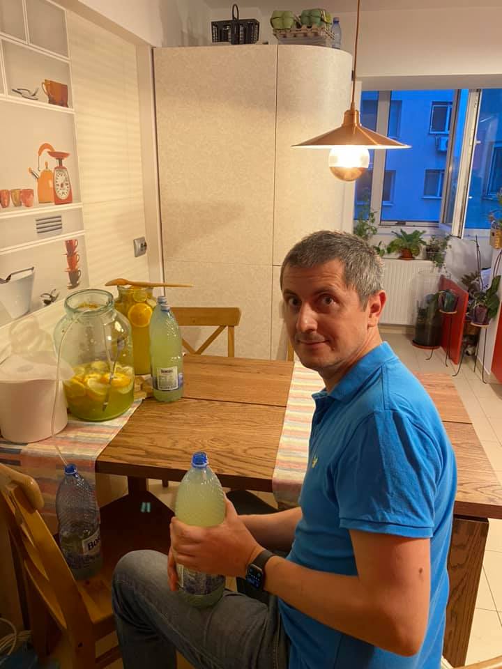 Dan Barna așa cum nu l-ai mai văzut. Cu ce se ocupă fostul candidat la Președinție