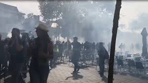 Scene uluitoare. Medicii au ieșit în stradă. Polițiștii i-au „tratat” cu gaze lacrimogene