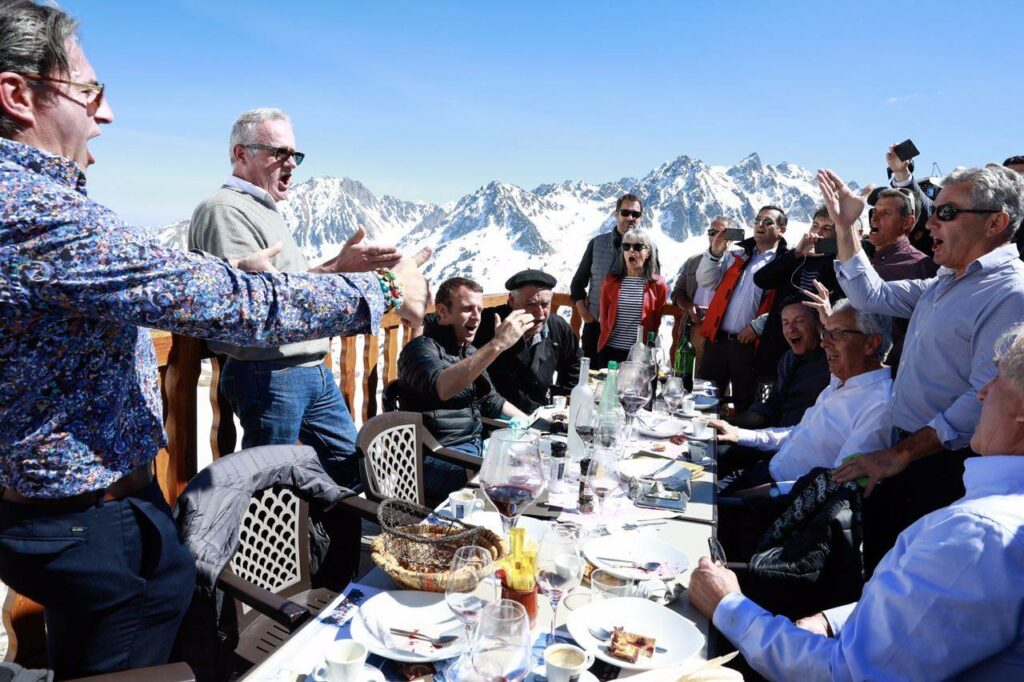 Franța răsuflă ușurată. Dar prețul a fost mare: 29.000 de morți