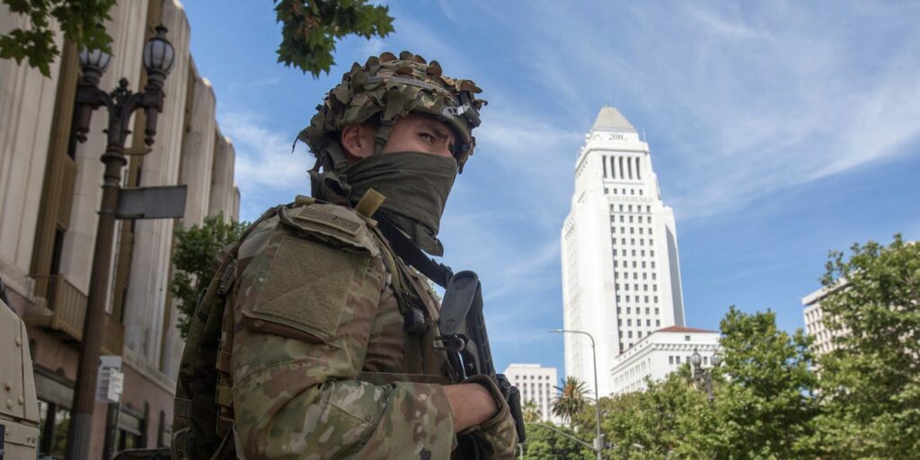 Majoritatea americanilor sprijină folosirea Gărzii Naționale împotriva rebelilor. Și chiar a Armatei