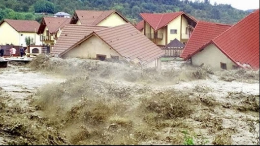 Alertă în Hunedoara! Cod portocaliu de inundaţii! Râurile vor ieși din matcă