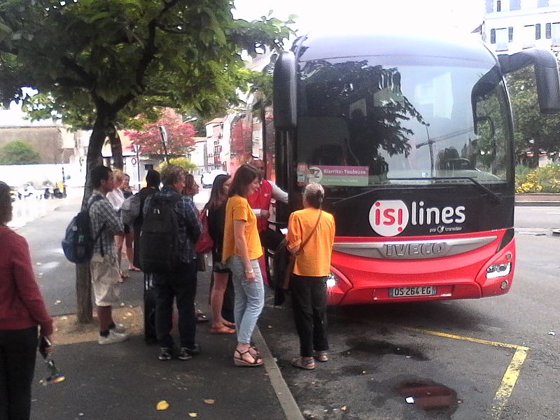 Gata, începe! Şofer de autobuz ucis de 5 inşi care n-au vrut să poarte mască. Alertă