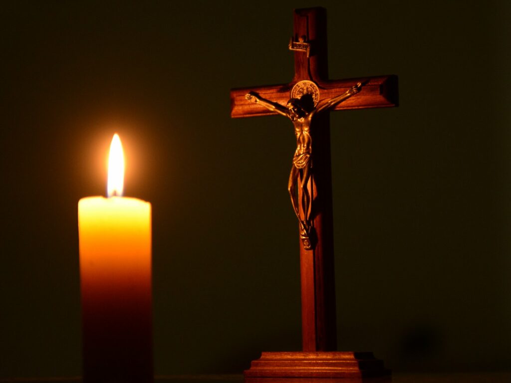 Cum recunoaștem un om posedat de duhurile rele? Vicarul Romei:„Exorcismul nu este magie!”