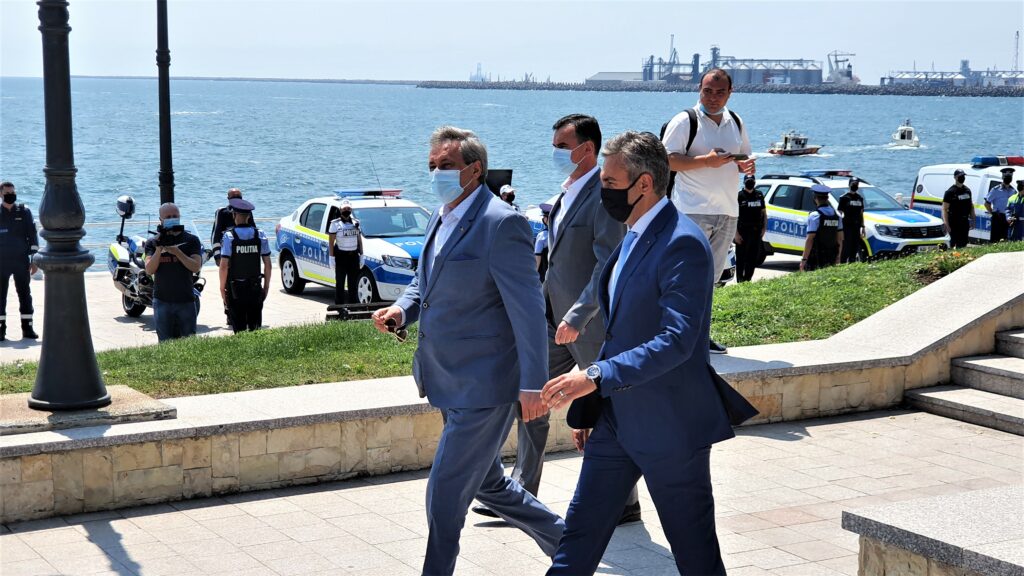 Marcel Vela atenționează: Sper să nu se ajungă la închiderea plajelor