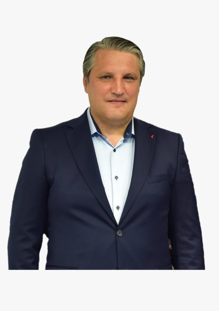 Viața bate filmul și în politică! Moromete și Cocoșilă, candidați într-un județ celebru