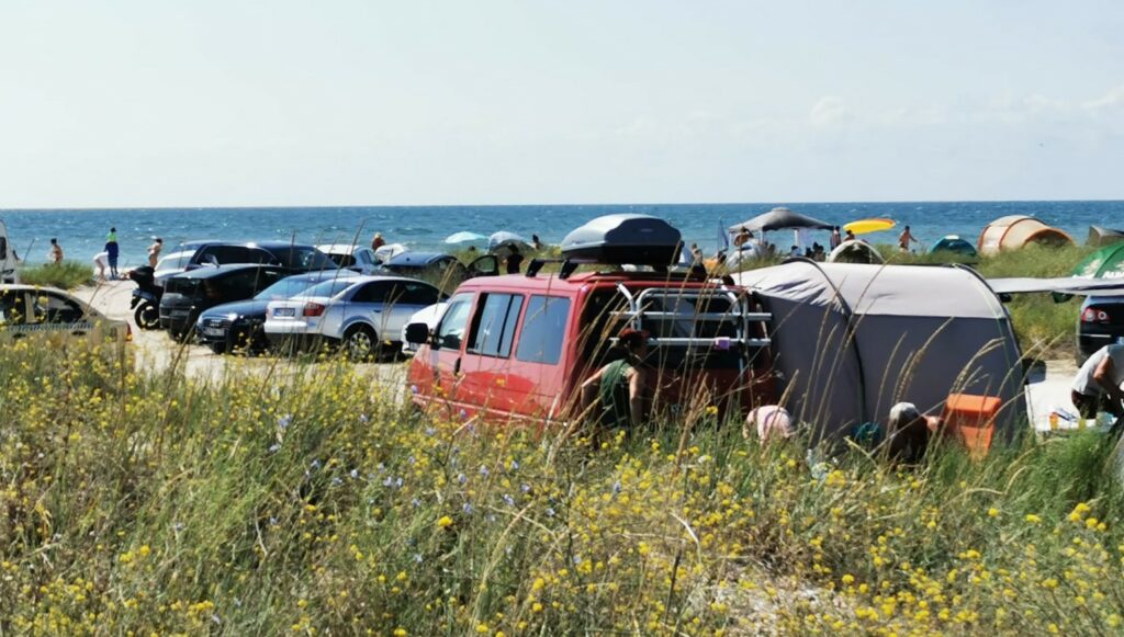 Dezastru pe plajele sălbatice din Delta Dunării, găsit de inspectorii ecologi. Reacția turiștilor: „Lăsați vrăjeala!”