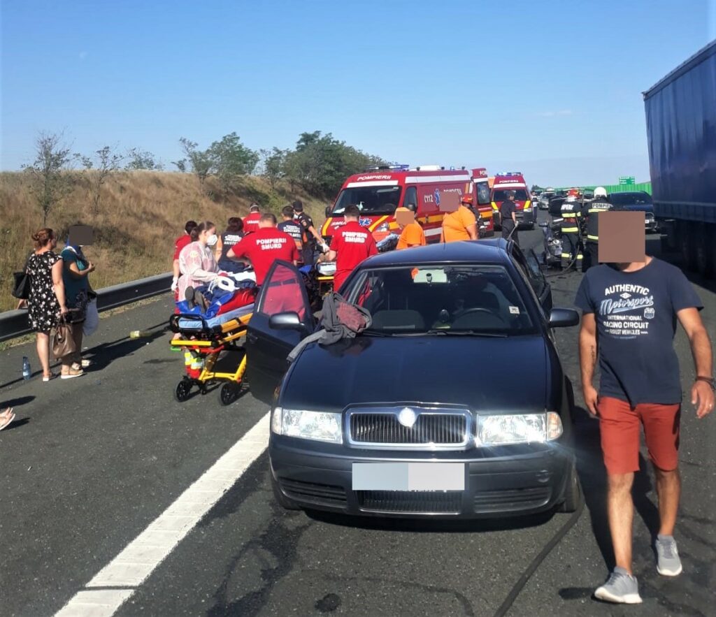 Accident cu nouă victime, în drum spre mare. Circulația a fost restricționată