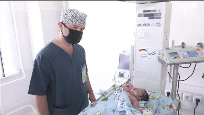 Caz extrem de rar în medicină. S-a născut un bebeluș cu două capete