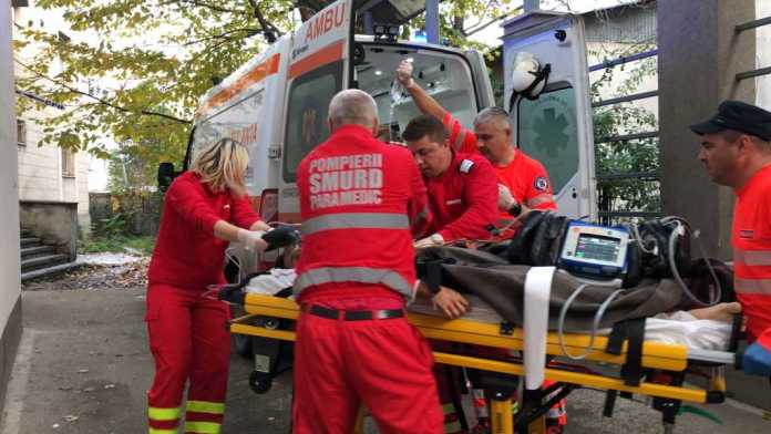 Scenă halucinantă la Botoșani. Un copil de doi ani și-a prins gâtul în geamul portierei.. „Vezi numai în filmele horror”