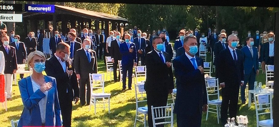 Planul de relansare economică. O întâlnire de partid încheiată pe acordurile „Sweet Dreams”