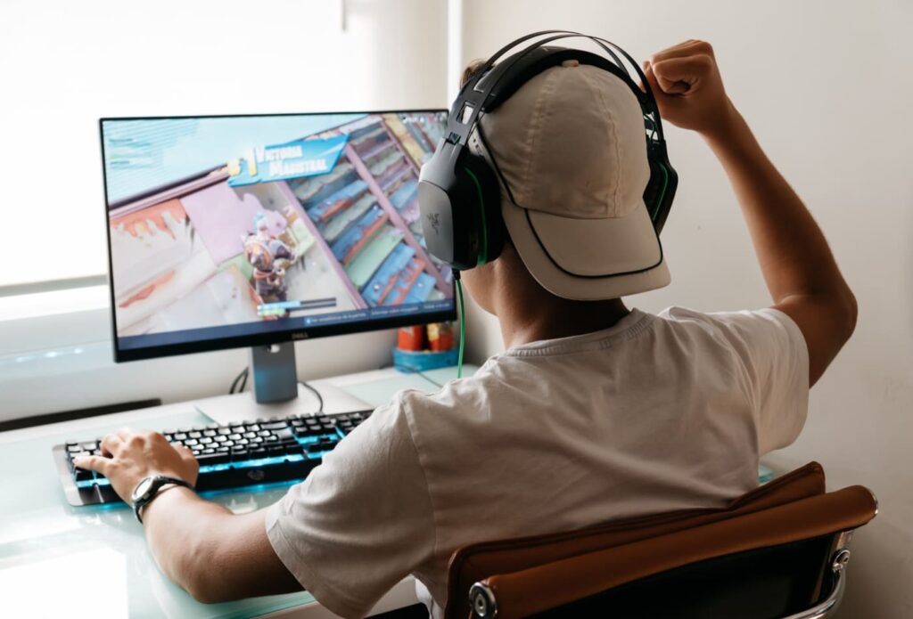 Cum ajută concret jocurile video în procesul de învățare