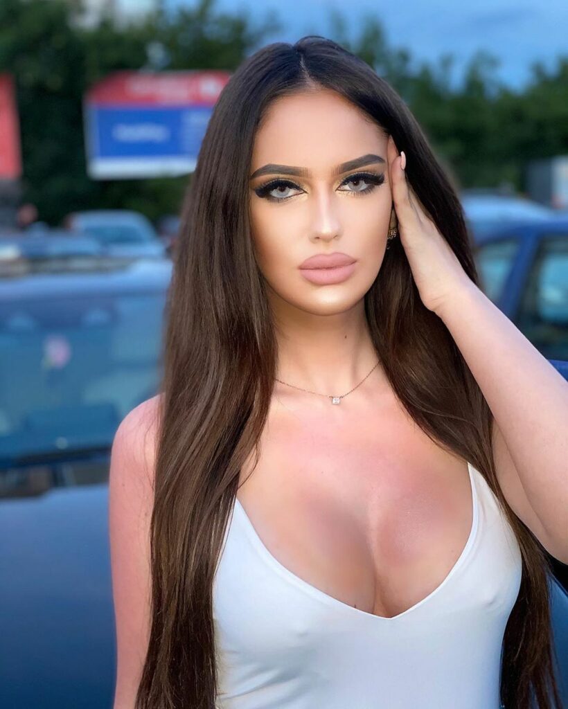 Fiica unui legendar fotbalist român a încins rețelele de socializare. Fanii sunt în delir