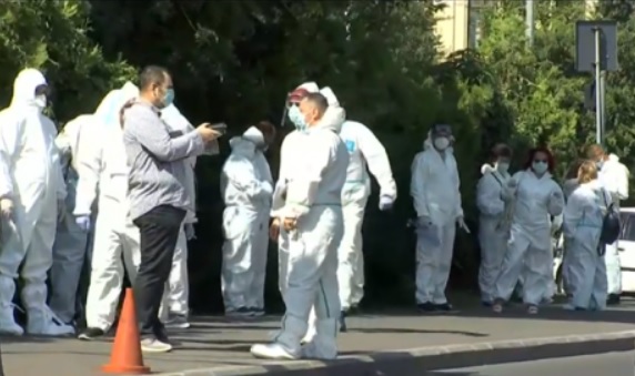 Medicii au cedat nervos și au ieșit în stradă. Își strigă nemulțumirile în fața Guvernului