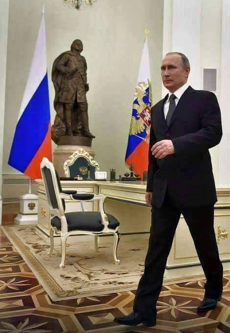 Rușii au ales să țină pe mileu bustul lui Putin, până în 2036