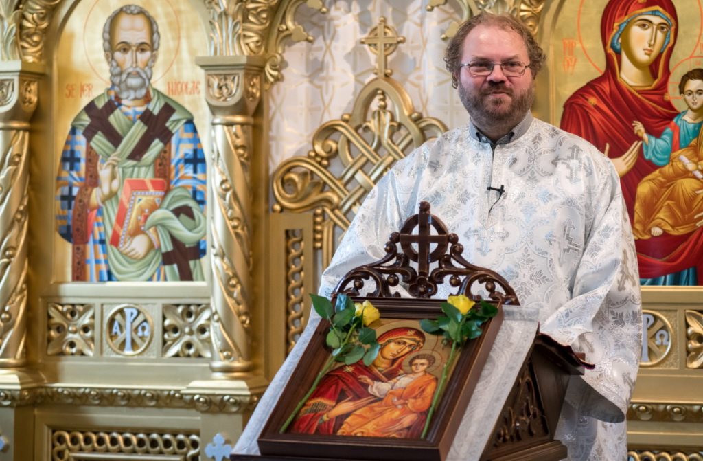 „Blestemul COVID-ului”. Revolta unui preot la moartea unui copil plimbat între spitale