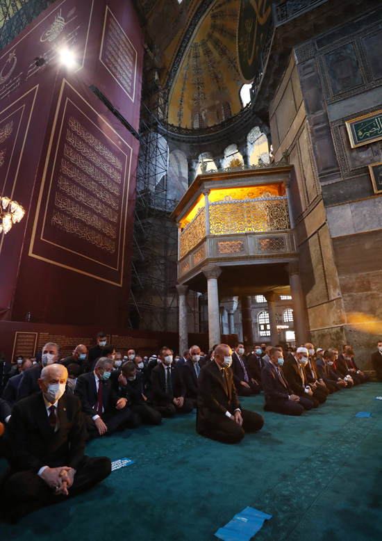 Occidentul, cu masca pe ochi. Până unde va merge Erdogan?