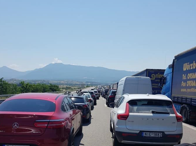 Doar românii o păţesc la intrarea în Grecia? Rareş Bogdan lansează bomba