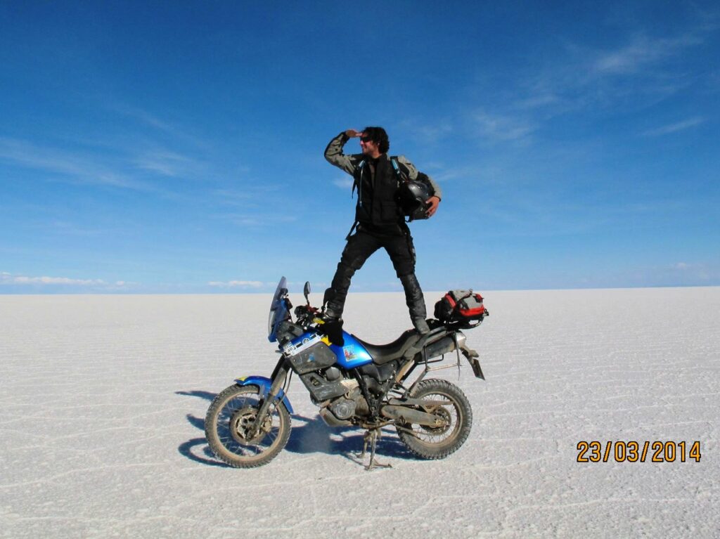 Un suflet cu două roți. Povestea unui român care a străbătut America de Sud pe motocicletă