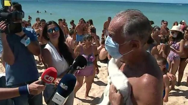 Președintele Portugaliei, un erou național. A salvat două femei de la înec!