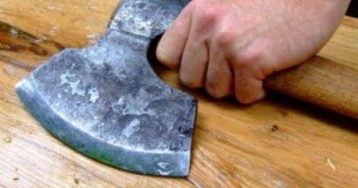 România clanurilor interlope. Frații „Dinamită” și-au făcut „dreptate” cu toporul