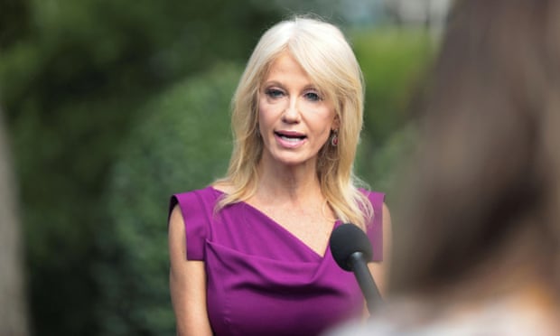 Trump mai primește o lovitură. Mâna sa dreaptă de la Casa Albă îi spune pa!