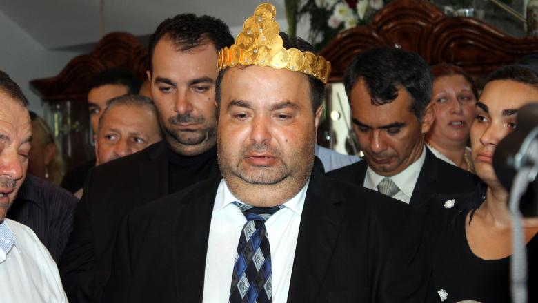 De ce nu poate fi regele primar?! „Mi-au căutat numai nod în papură”
