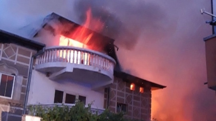 Începe măcelul? Casa unui lider al clanului Rinu, în flăcări