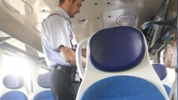 Incident șocant în tren. Răspunsul unui controlor i-a șocat pe toți. „Purtăm măștie de proști, de aia”
