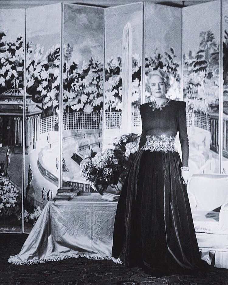 Văduva veselă de patru ori și averea ei fabuloasă