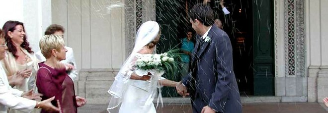 Au fost 65 de invitaţi la nuntă. Unul a făcut praf evenimentul, iar urmările sunt grave