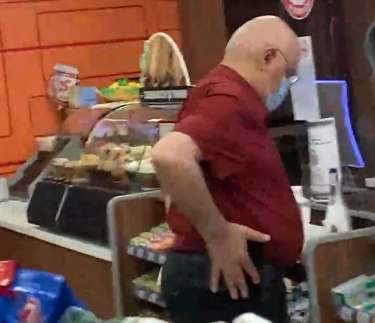 Raed Arafat, cum nu l-a mai văzut nimeni! Paparazzi au prins momentul perfect - FOTO