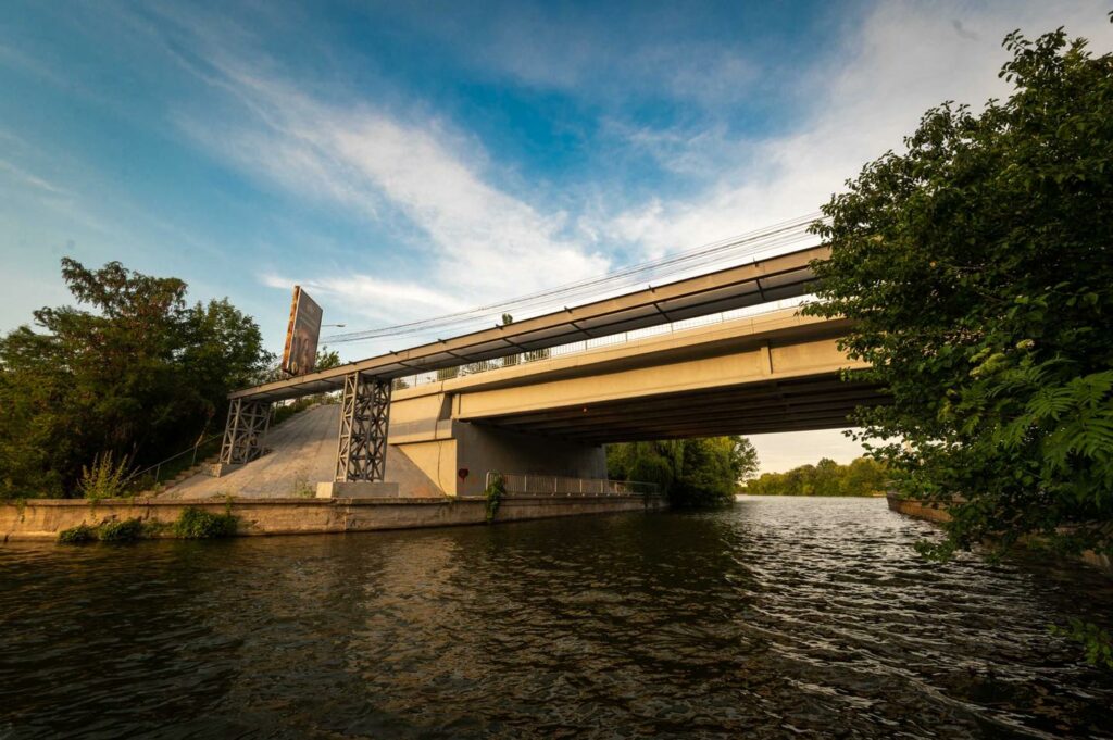Caz morbid. Un vârstnic a fost găsit mort în râul Moldova