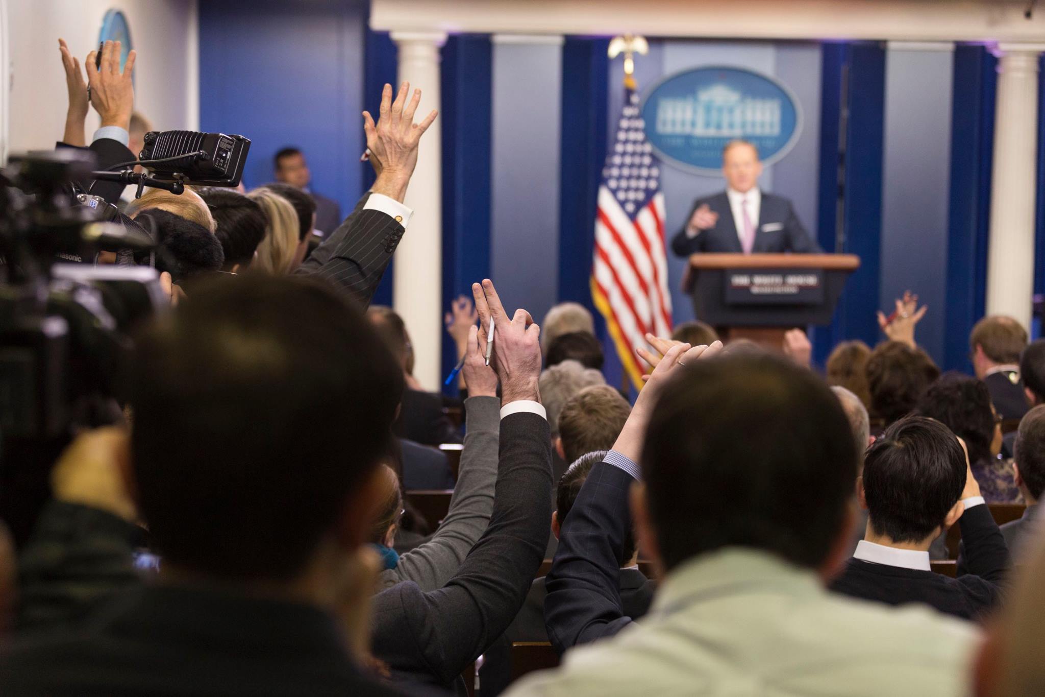 The New York Times: Alegerile din 2020 vor marca sfârșitul democrației noastre?