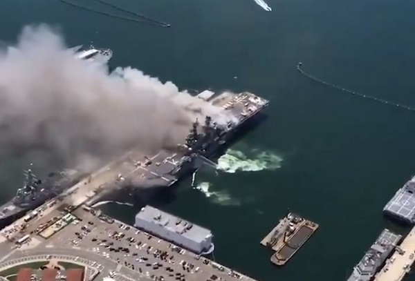 Mână criminală, la originea incendiului pe o navă de asalt americană