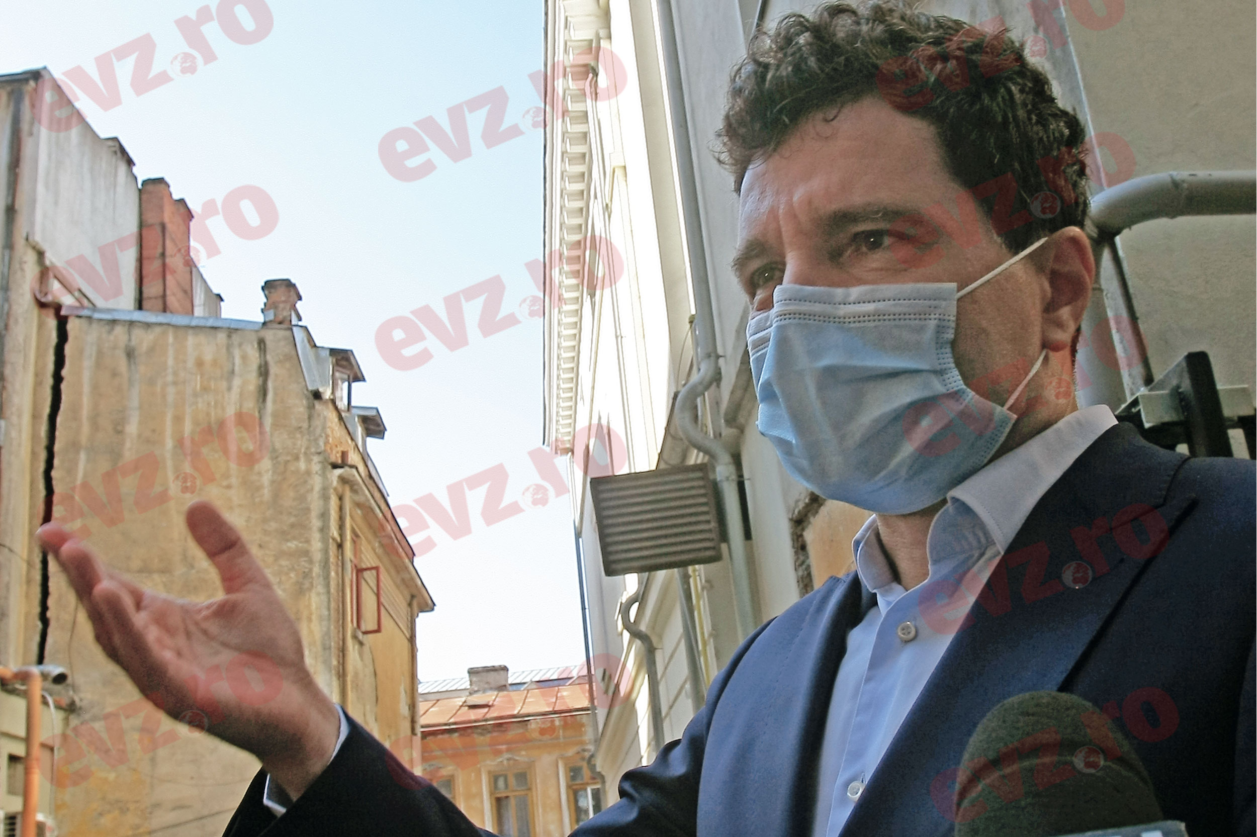 Nicușor Dan, în pericol?! Omul său de bază, testat pozitiv pentru Covid-19