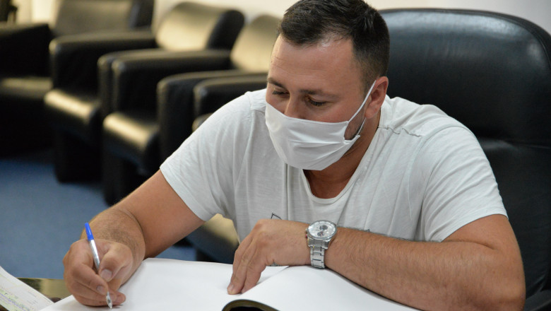Câștigătorul de la Loto 6 din 49 și-a ridicat fabulosul premiu. Ce vrea să facă cu banii