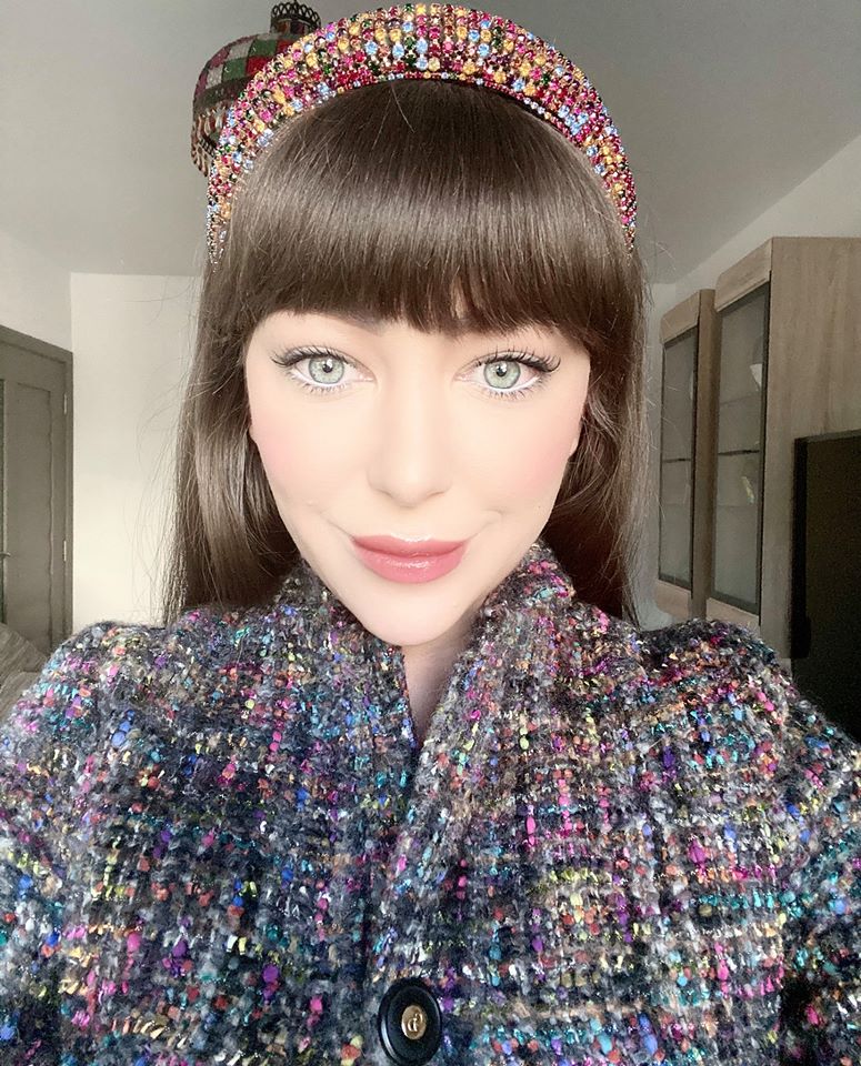 „Videochatista cu sparanghel” o ia la mișto pe Clotide Armand. „Dragile mele surori...”