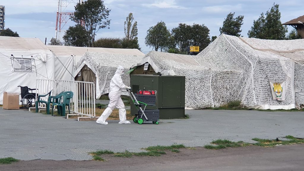 Dosar penal pentru o femeie din România, care a răspândit informații false într-un live făcut pe Facebook