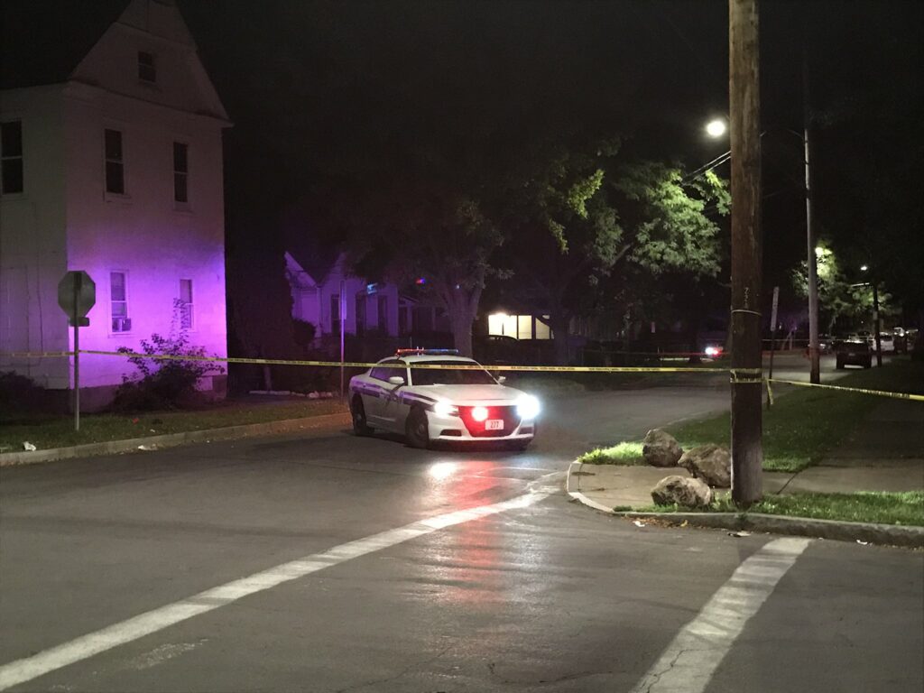 Tragedie la o petrecere în aer liber. Doi morți și 14 răniți după un atac cu arme de foc