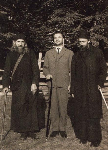 Din minunile comunismului românesc. Un deținut politic e trimis la studii în Anglia imperialistă